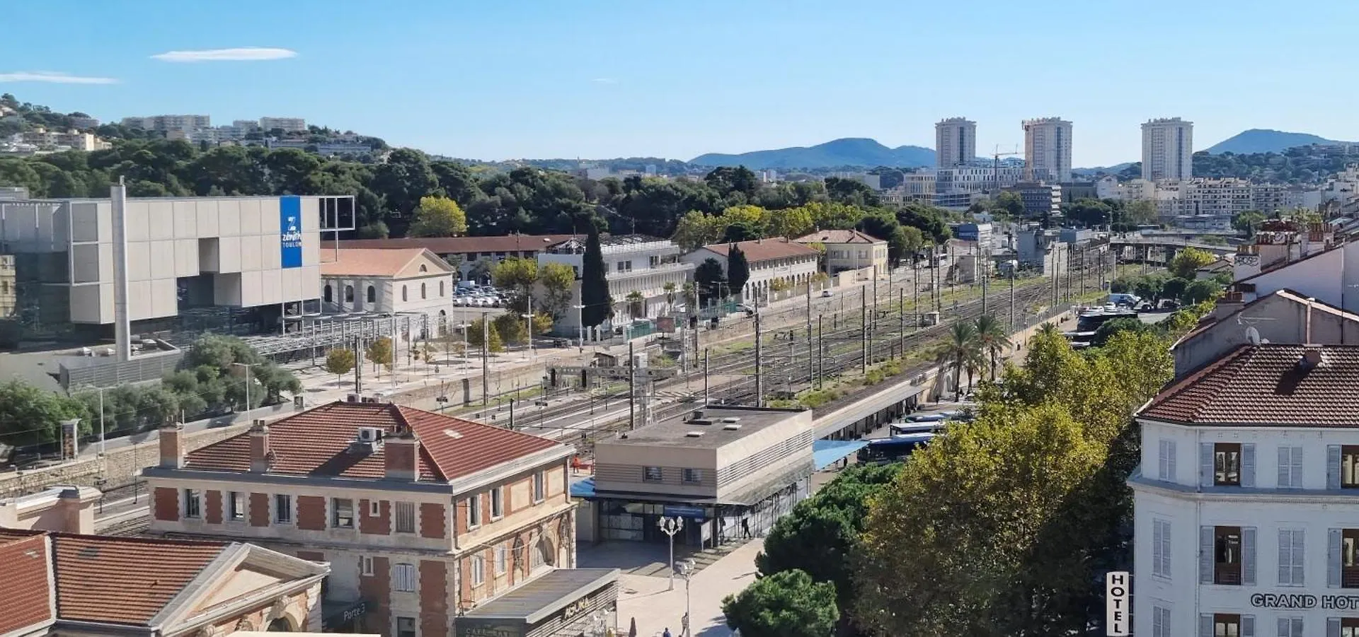 Stunning Sea View, Steps From Station And Port - Vue Imprenable Sur La Mer, A Quelques Pas De La Gare Et Du Port Toulon Frankrike