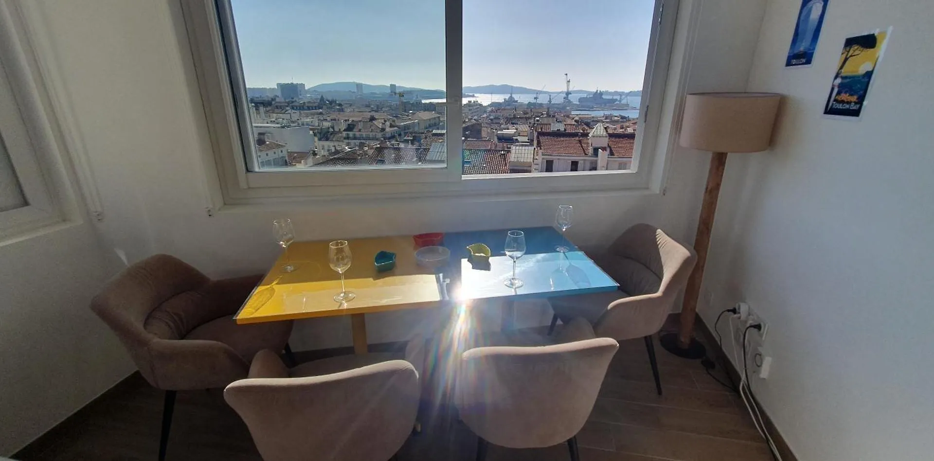 Stunning Sea View, Steps From Station And Port - Vue Imprenable Sur La Mer, A Quelques Pas De La Gare Et Du Port Toulon