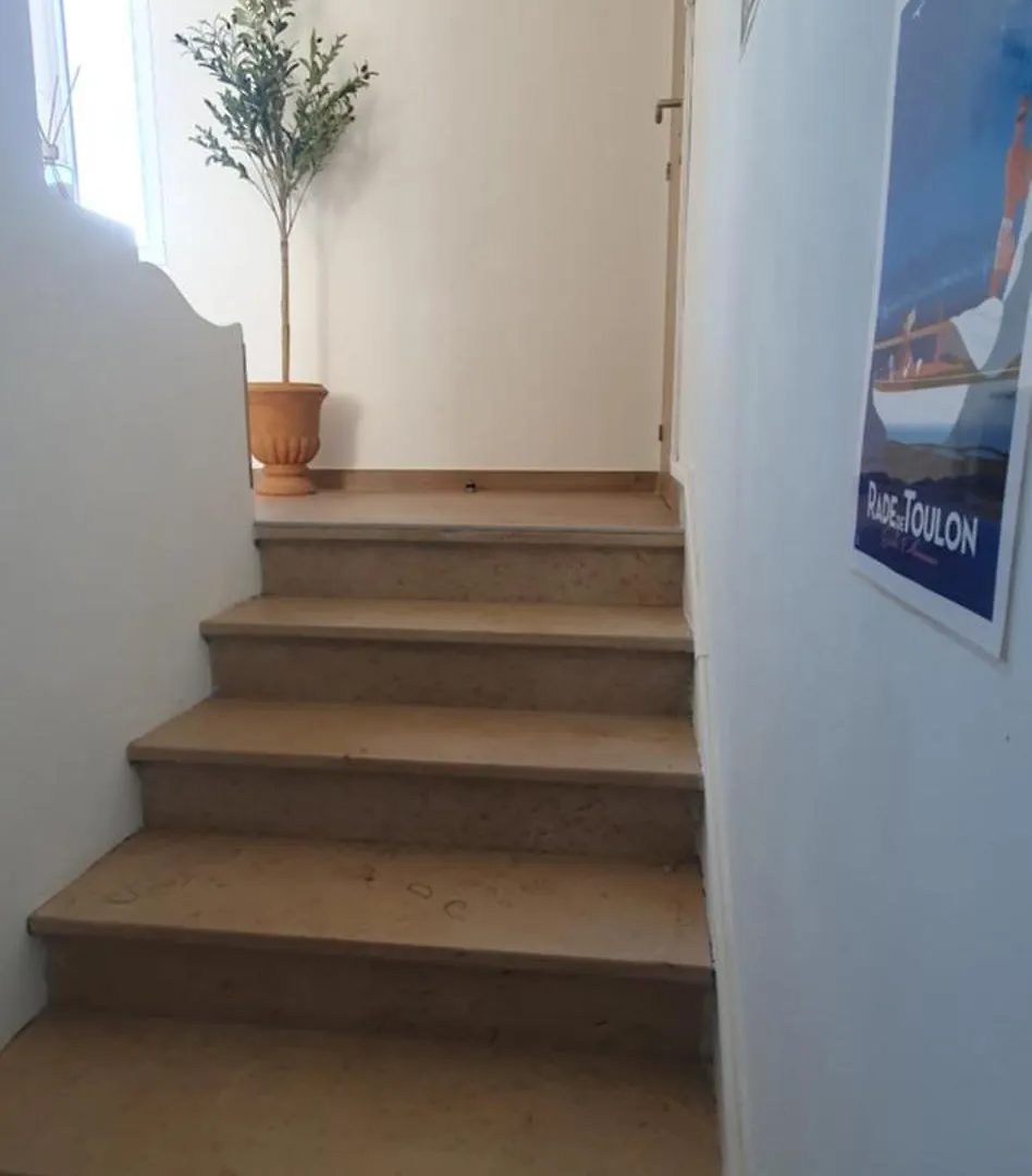 Stunning Sea View, Steps From Station And Port - Vue Imprenable Sur La Mer, A Quelques Pas De La Gare Et Du Port Toulon
